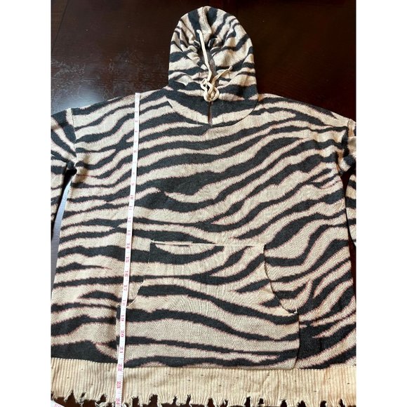 Fate Women's Hooded Sweater Long Sleeves Zebra Printed Tan Black Size Medium - Picture 4 of 8